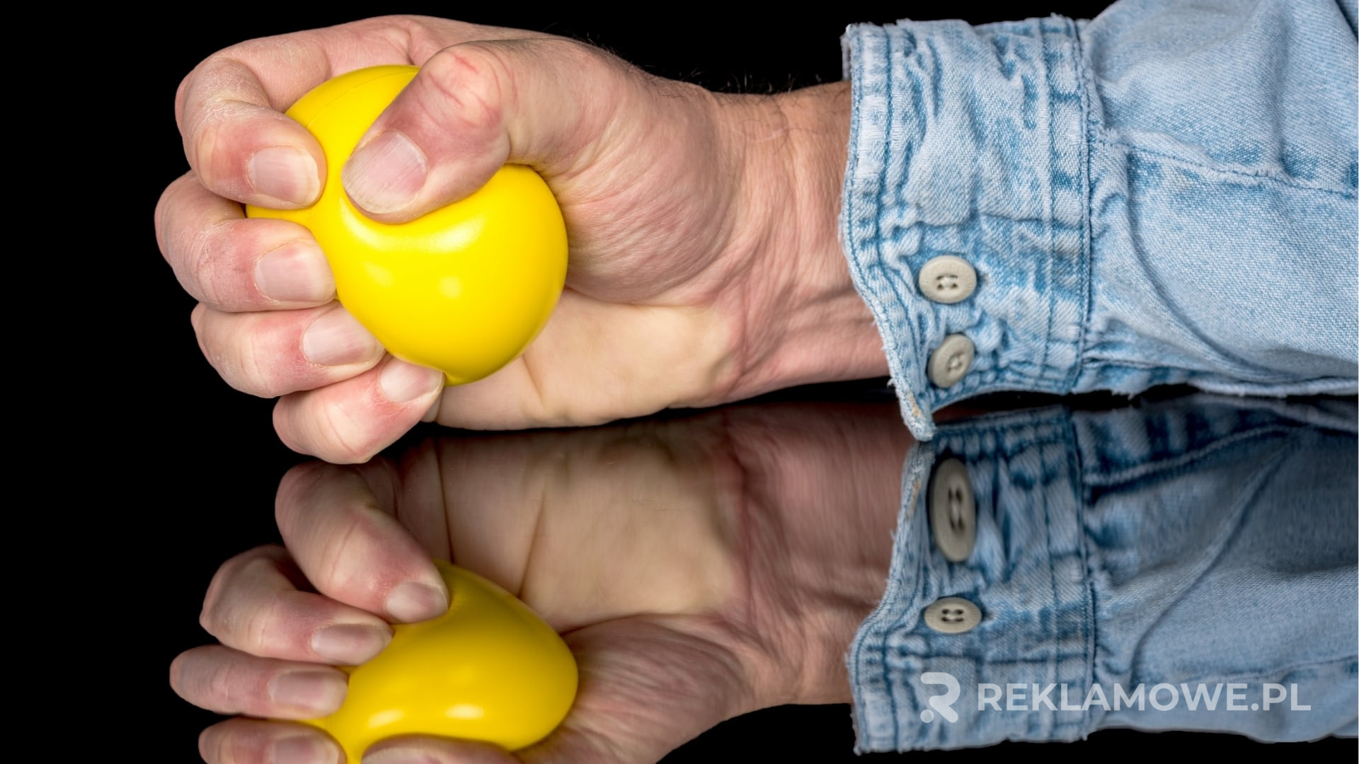 Antystresy reklamowe na biurku