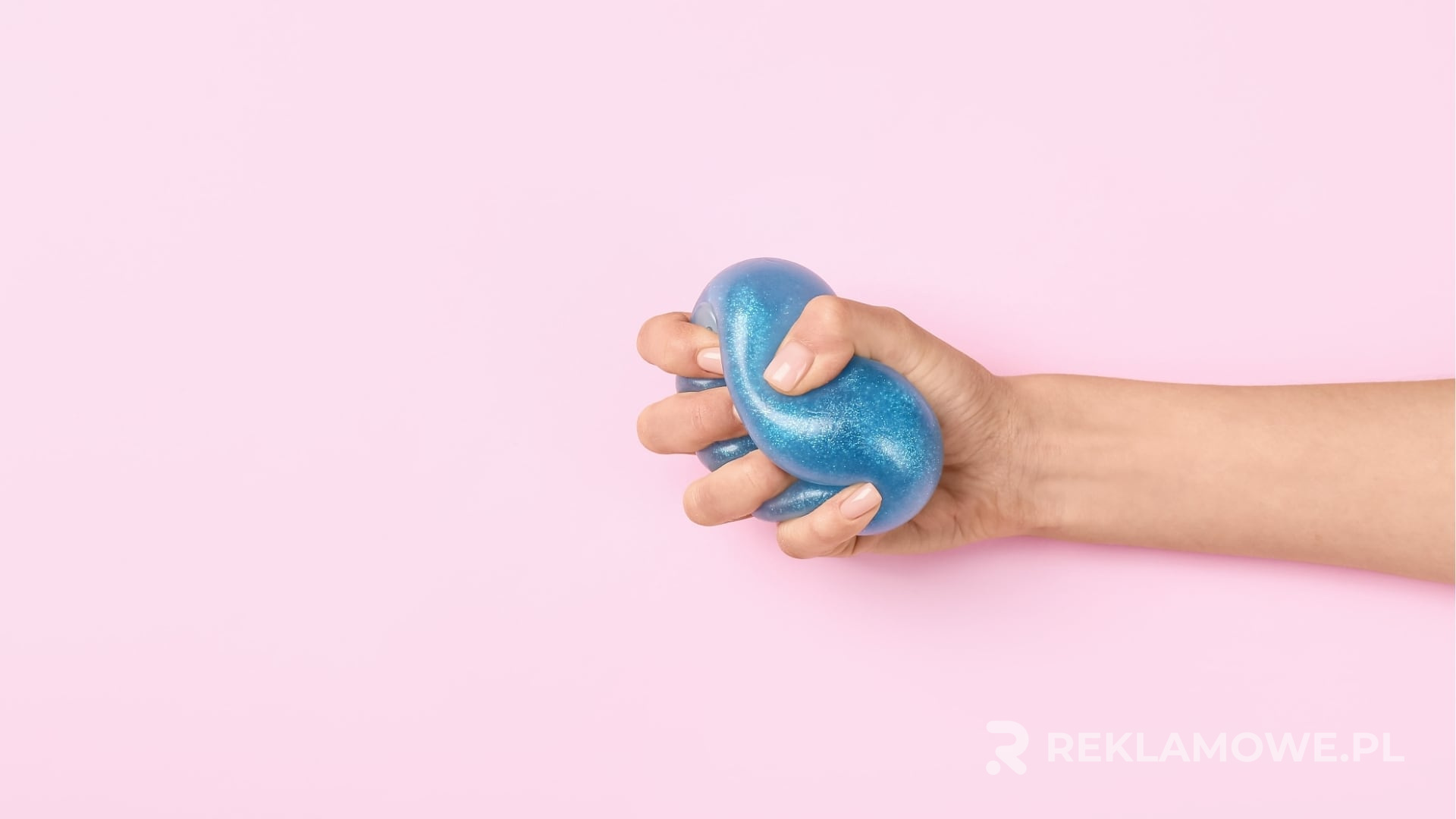 Antystresy reklamowe na biurku